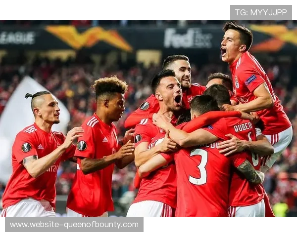 希克替补建功勒沃库森客场小胜本菲卡欧冠再取关键三分 希克替补建功勒沃库森客场小胜本菲卡欧冠再取关键三分